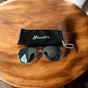 Blenders Blue Malibu NWOT aviators